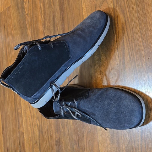 UGG Freamon Waterproof Chukka - Picture 1 of 11